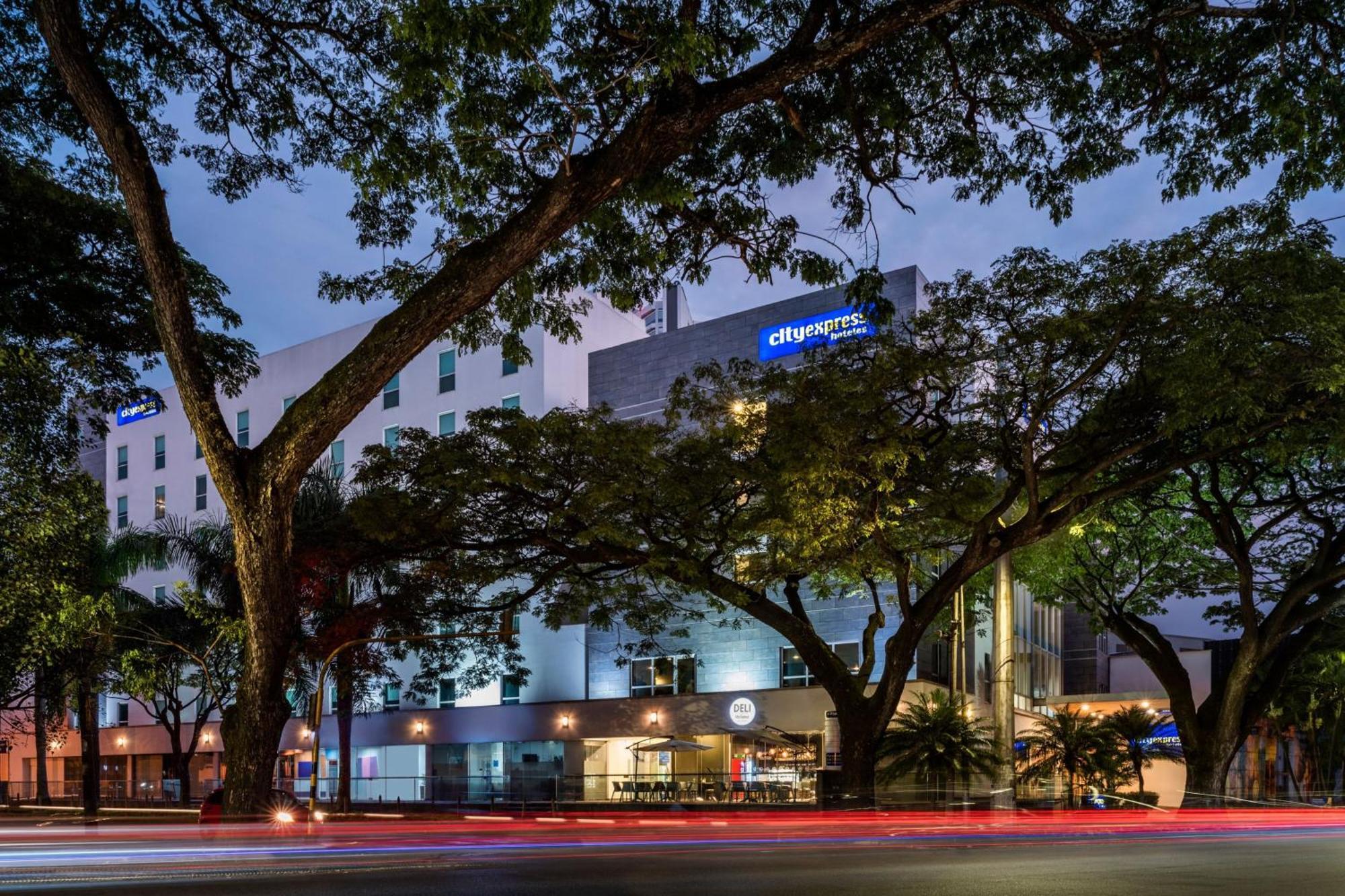 City Express Plus By Marriott Cali Colombia Exterior foto